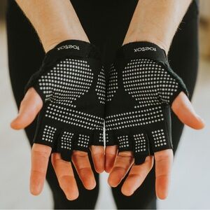 New🌟TRAINING GRIP GLOVE BY TOESOX®